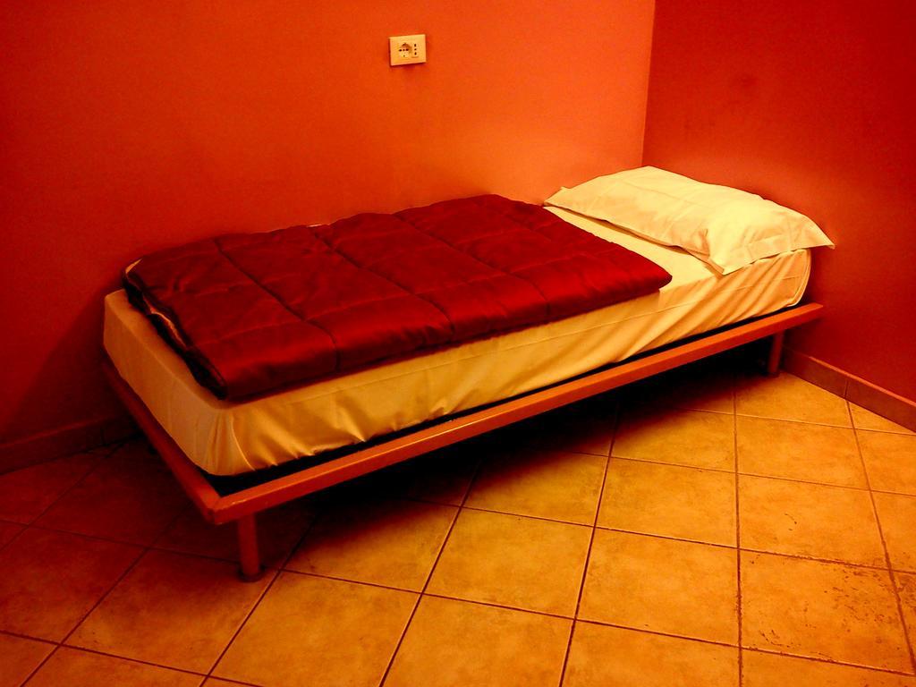 Youth Meeting Home Firenze Szoba fotó