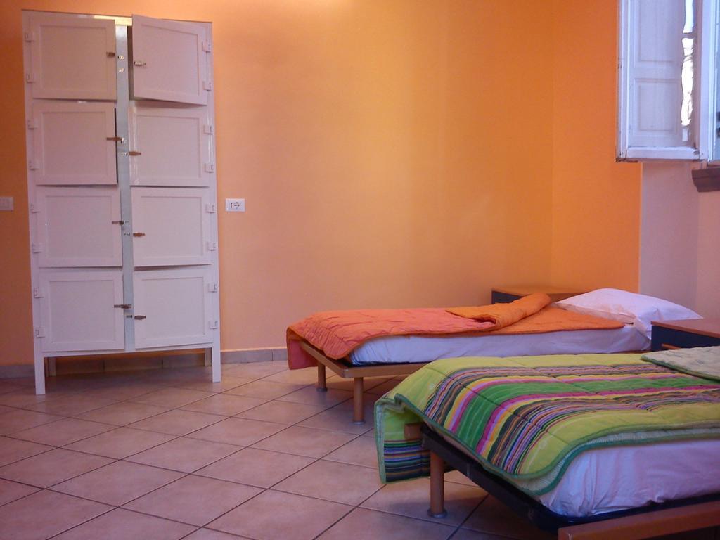Youth Meeting Home Firenze Szoba fotó